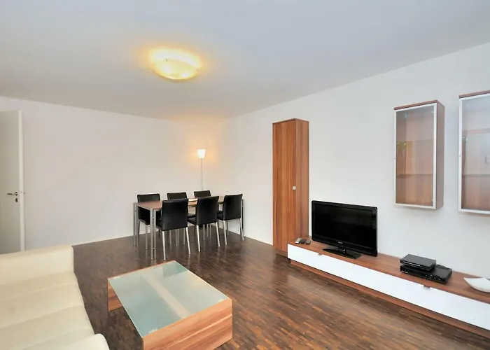 Appartement Stylish 1br Near Lake&opera - Flower 11 *